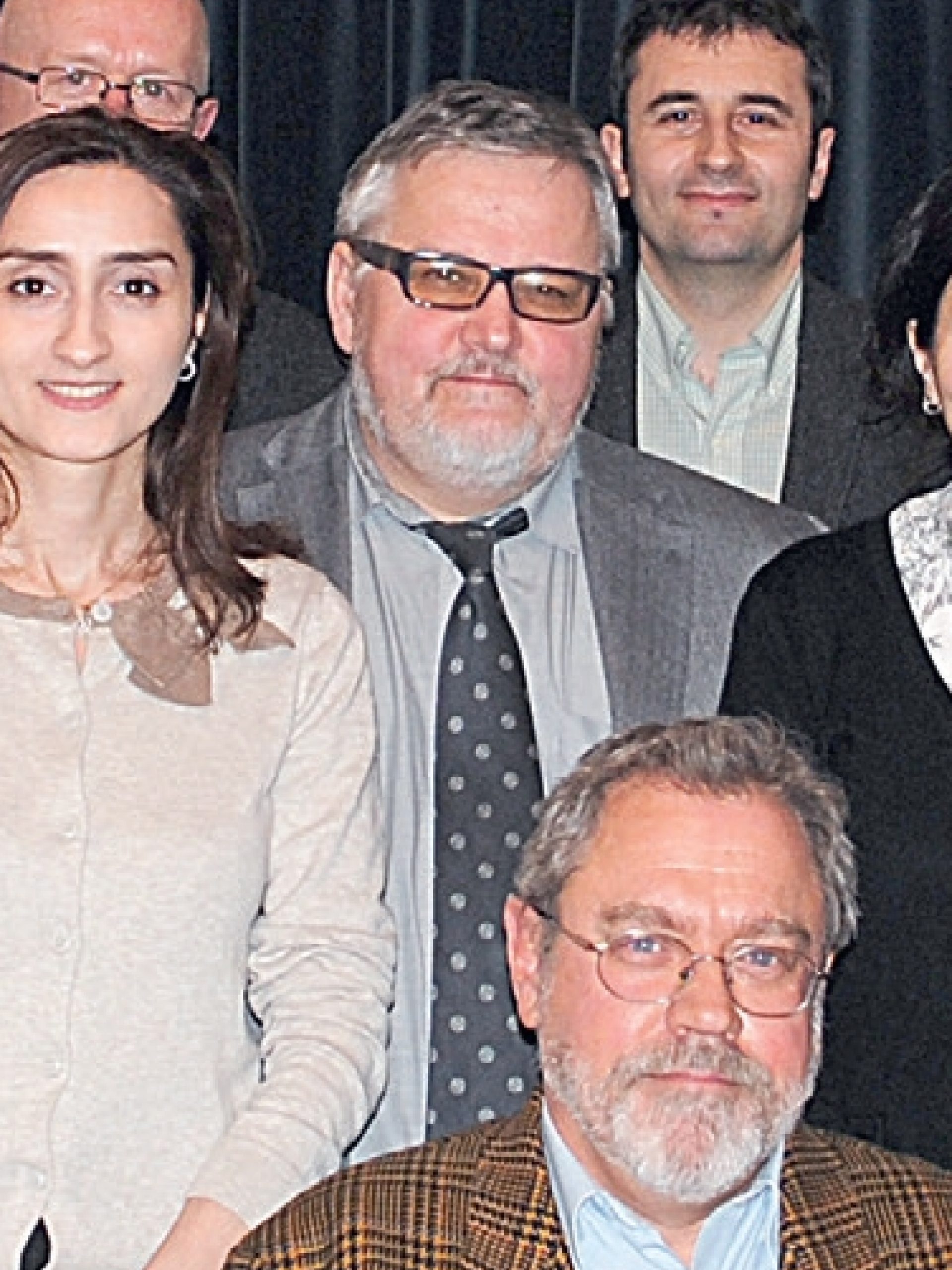 Jubileusz 60-lecia prof. Leszka Zasztowta, sala Balowa, Pałac Potockich UW. Jubilat siedzi, od lewej: A. Hnatiuk, T. Krząstek, J. Malicki, D. Kolbaia, I. Kotańska, S. Kazimova, K. Jurczak, D. Maciak, R. Halili, D. Brutyan, S. Krawczyk, L. Włodek, W. i J. Ross, A. Ananicz, M. Piekarski, M. Kamińska