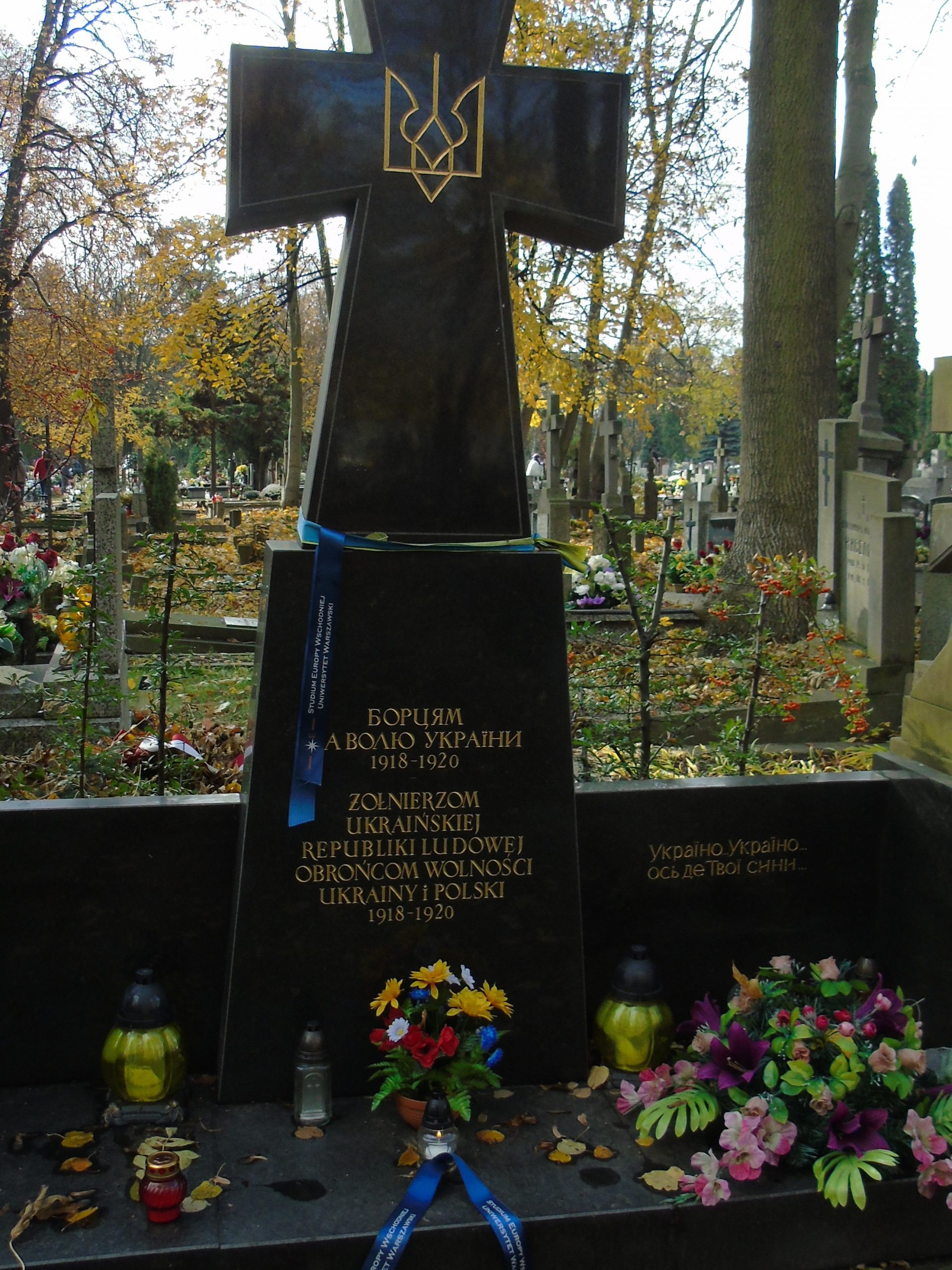 pomnik-zolnierzy-url-4