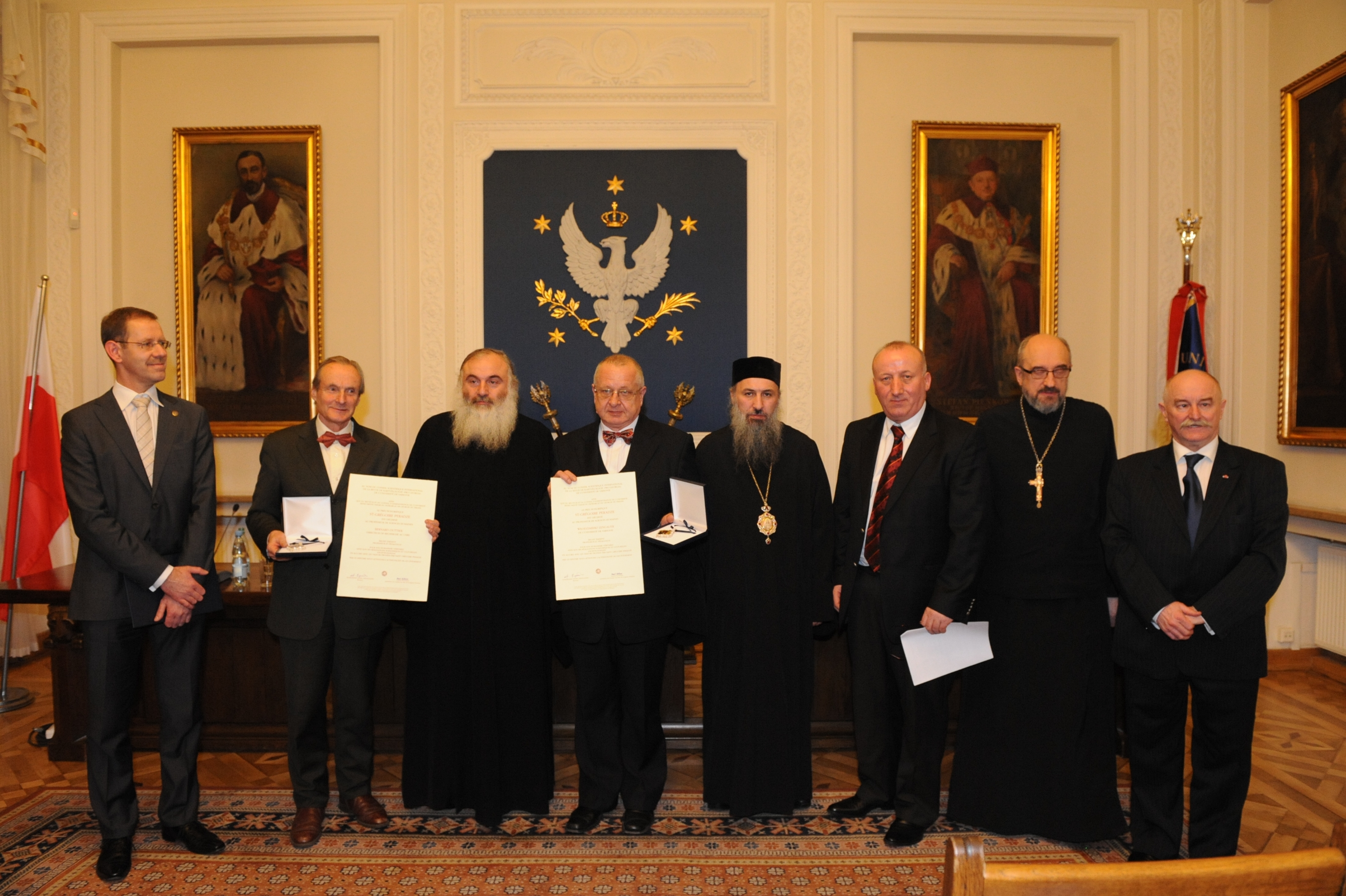 Laureaci, przyznawanej co dwa lata Nagrody im. św. Grzegorza Peradze w 2012 r.. Od lewej: . M. Pałys, B. Outtier (laureat), o. Adam, W. Lengauer (laureat), o. Andria, D. Kolbaia, H. Paprocki.